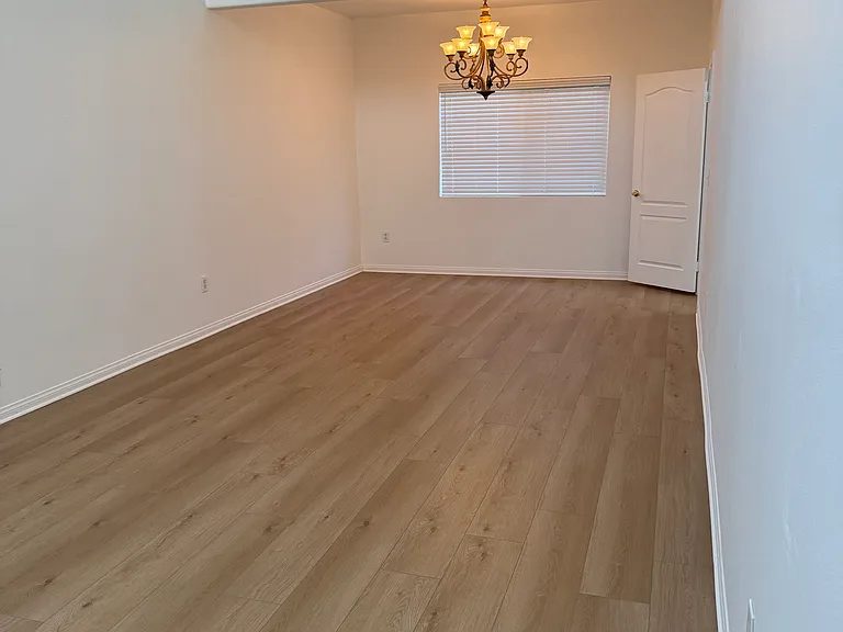 511 E 31st St — Photo 3