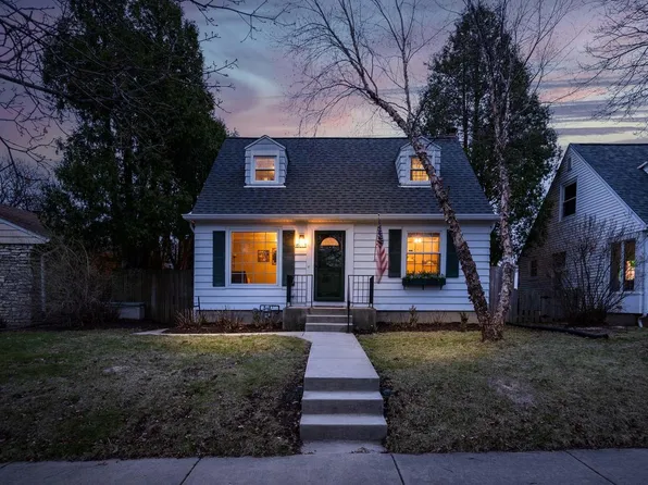 8011 West Center STREET, Milwaukee, WI 53222