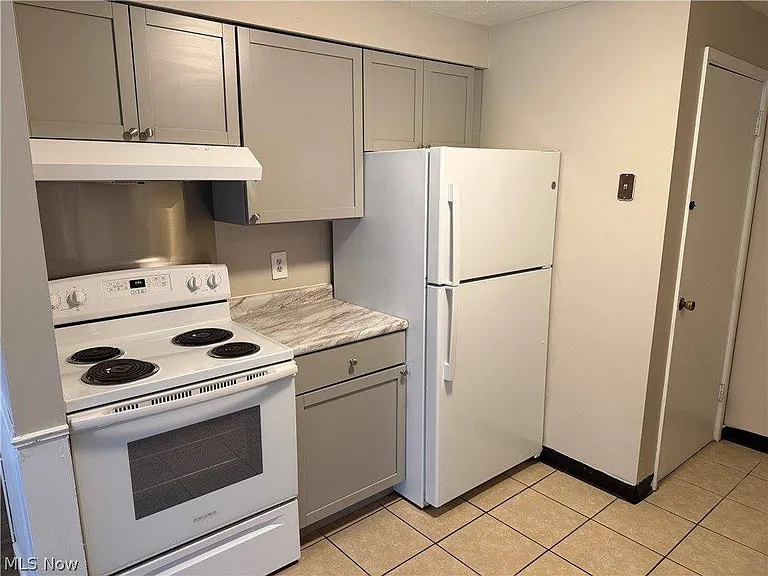 3831 Eigen St #2 — Photo 5