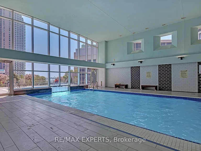 208 Queens Quay W #2211 — Photo 36
