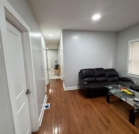 5th image of 743 S 19Th St