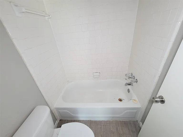 13611 Ravensway Dr #B — Photo 22