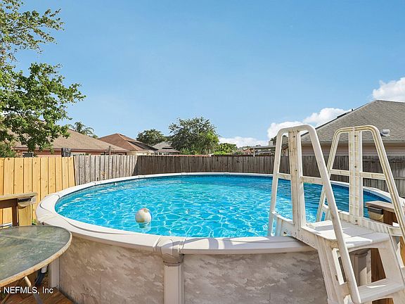 2nd image of 12671 HICKORY LAKES Drive S