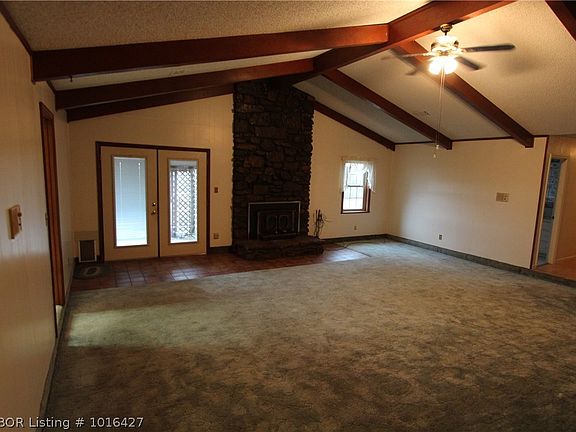 3rd image of 629 W Canterbury Dr