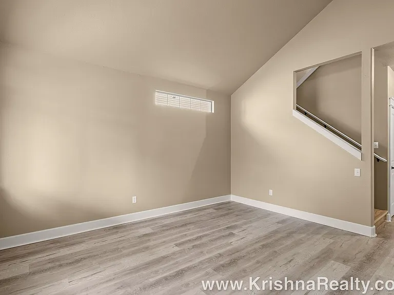 19405 SE 33rd St — Photo 3