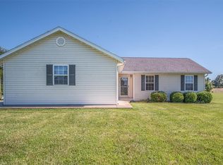 30475 Pelican Dr, Lebanon, MO 65536