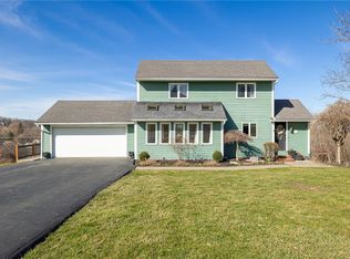 5138 Silvernail Dr, Canandaigua, NY 14424