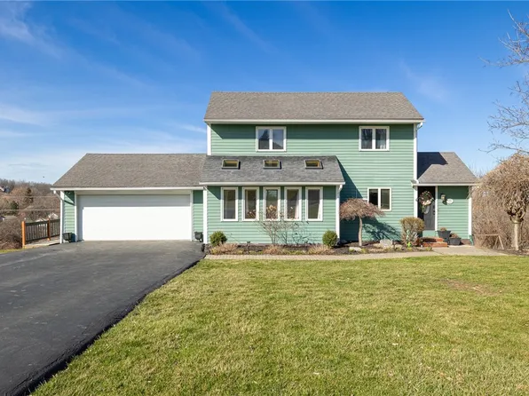 5138 Silvernail Dr, Canandaigua, NY 14424