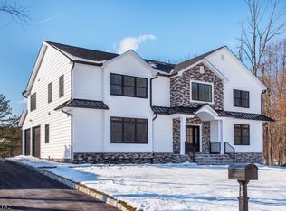 19 West Dr, Fairfield, NJ