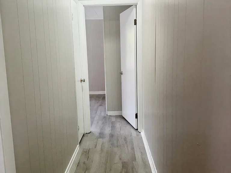 248 Derby St — Photo 26
