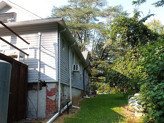 3rd image of 5735 Mount Alban Rd