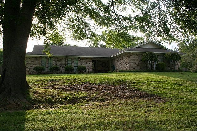1st image of 23 Lake Haven Dr