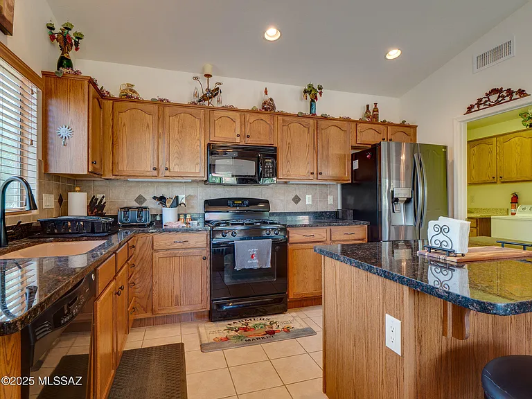 61736 E Oakwood Dr — Photo 9