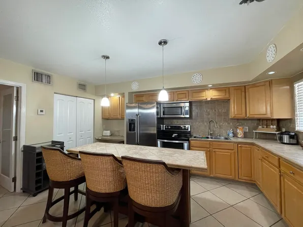 229 SE 1st Ave APT 203, Boynton Beach, FL 33435