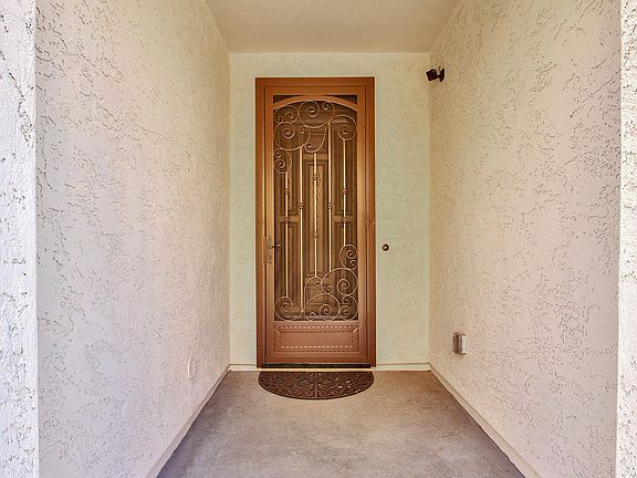 4th image of 1038 S Annie Ln