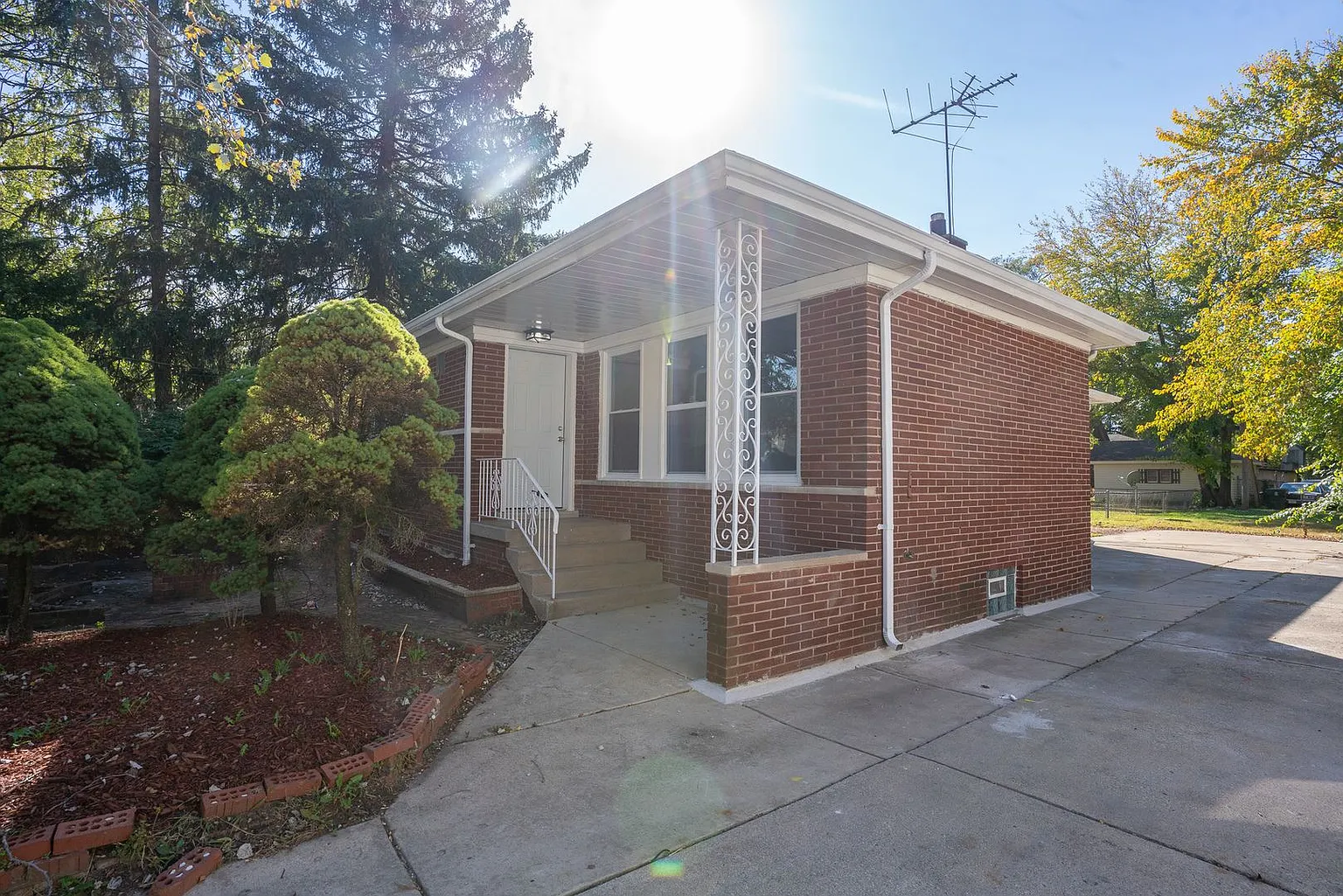 14303 Oak St photo 1