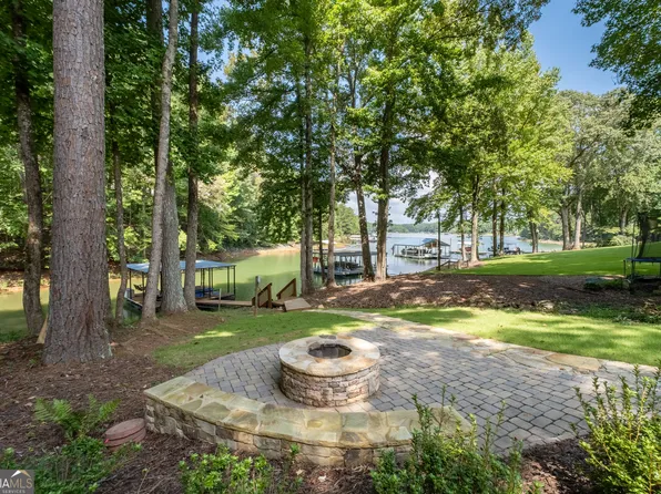 346 Indian Cove Dr, Dawsonville, GA 30534