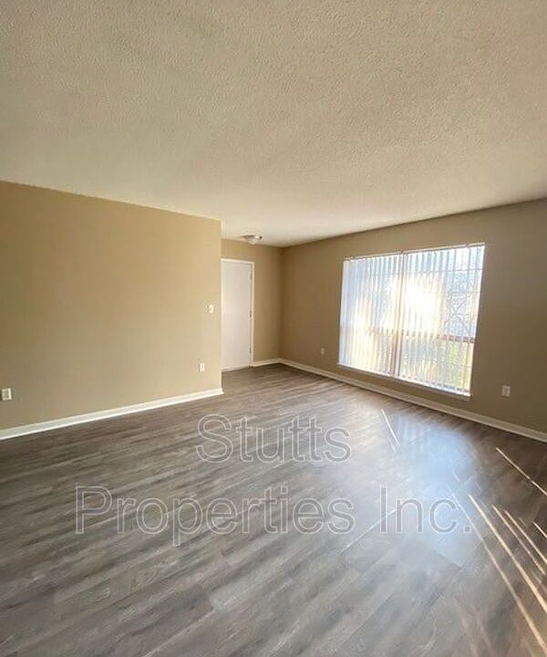 1st image of 1825 Darby Dr APT F-5