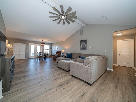 4th image of 273 Windward Way