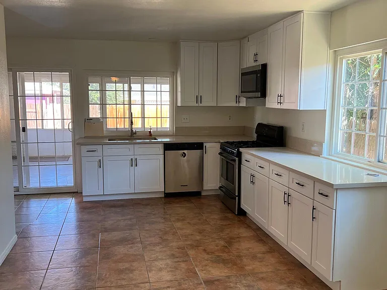 44209 Foxton Ave — Photo 10