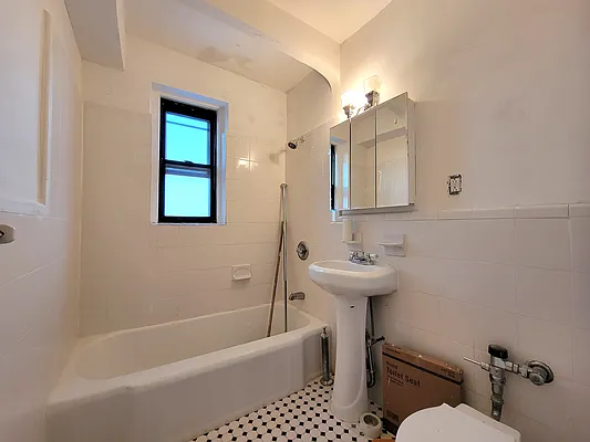 Rented by Made In NY Realty | media 14