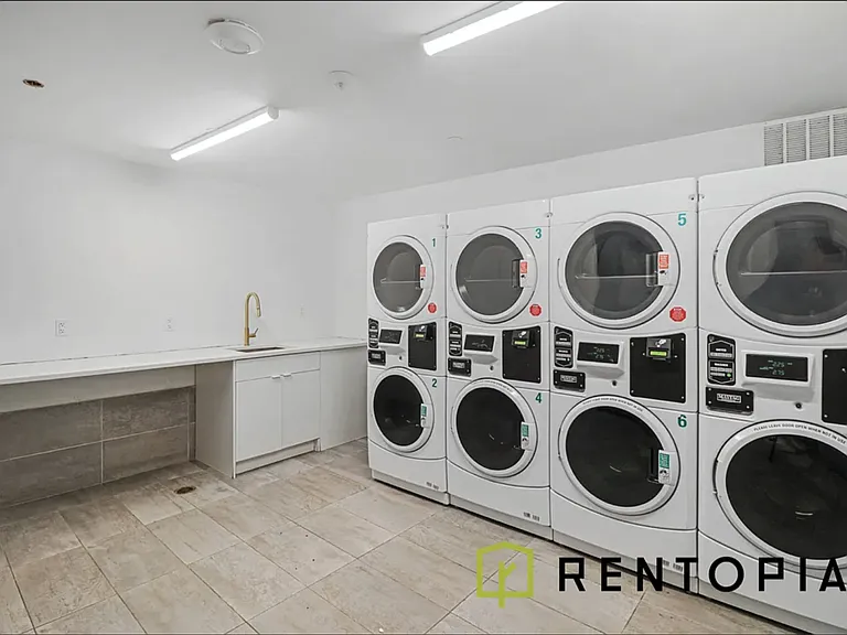 411 Meeker Ave #307D — Photo 6