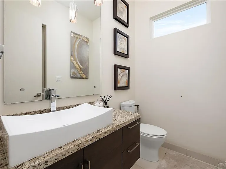 4500 Toronto Ave — Photo 9