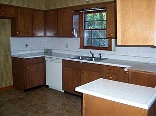 4th image of 3618 Golden Ln