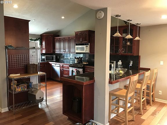 4th image of 1479 SE 51st Ave