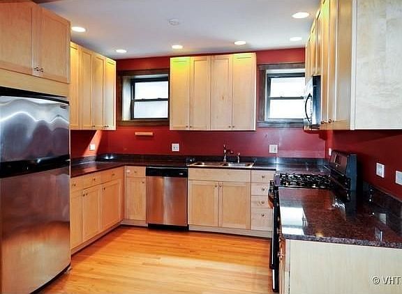 3rd image of 1350 W Balmoral Ave #1