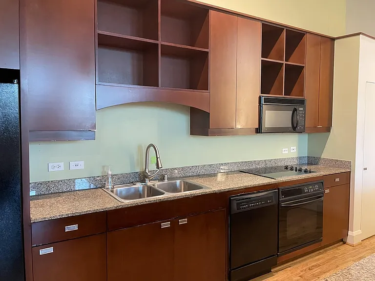 1401 Calumet St #300 — Photo 6