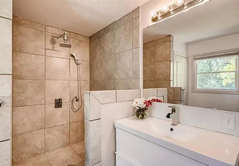 1792 Sandy Plains Rd — Photo 5