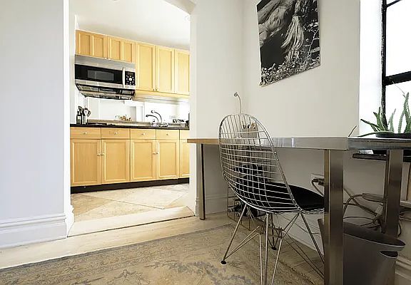 5th image of 333 W 56th St APT 9C