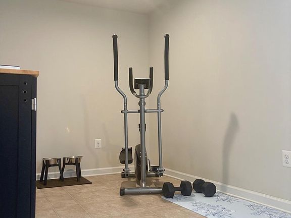 5th image of 276 Rhea Dr