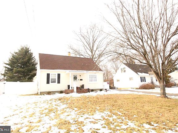 3rd image of 39 Charles Bossert Dr