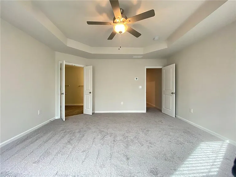 4679 Fullerton Dr — Photo 8