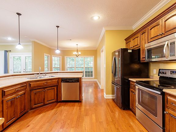 4th image of 5323 Forest Glen Cir