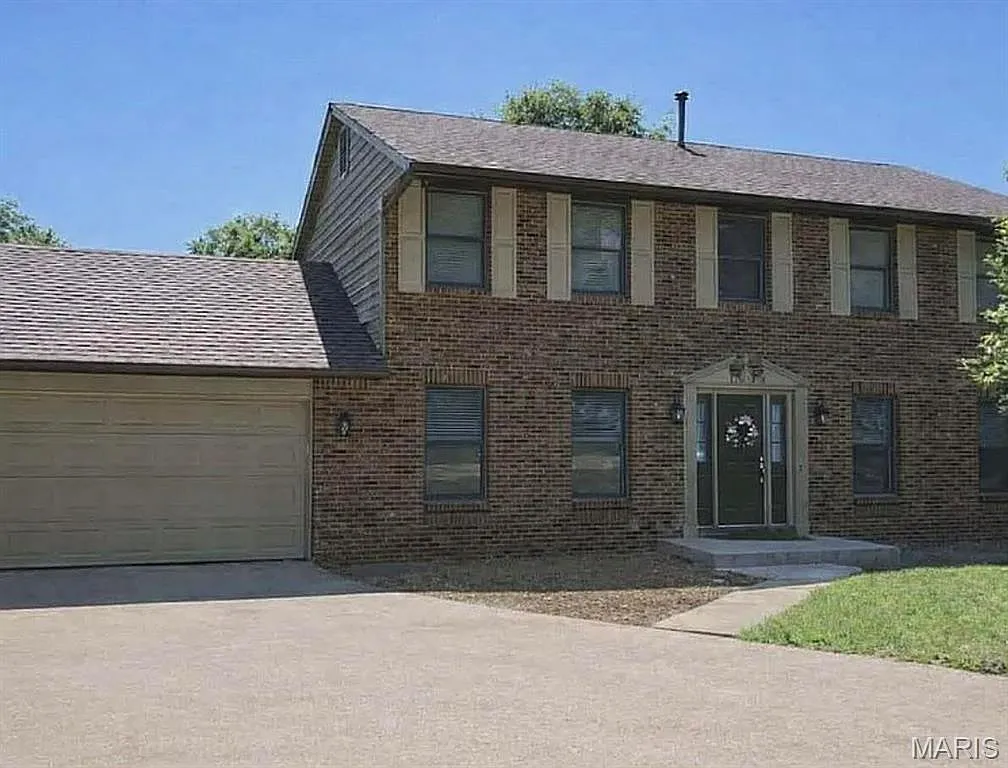 1993 Mapleleaf Dr photo 1