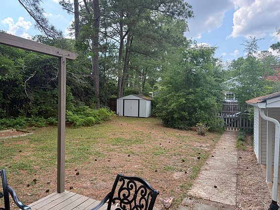 4th image of 2615 Huntington Rd