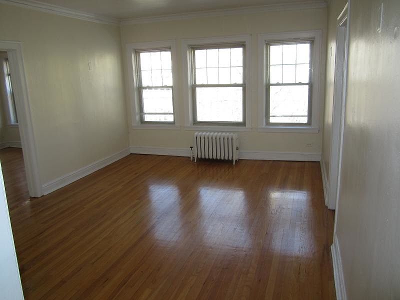1st image of 4906 N Monticello Ave