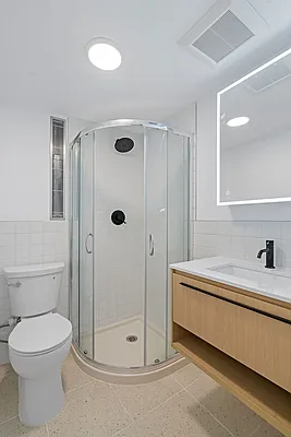 Rented by New York City Moves Team LLC | media 54