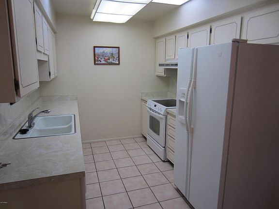 5th image of 10042 W Lancaster Dr