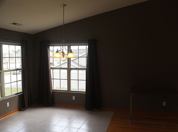 4th image of 953 Buckingham Dr #953
