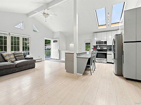 3rd image of 128 Walnut Road