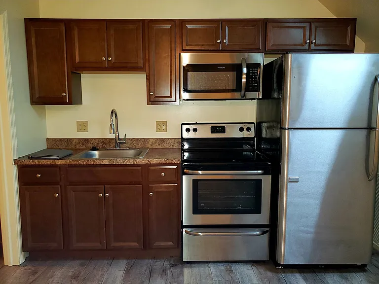 1740 Chestnut St — Photo 19