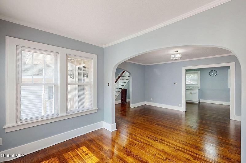5th image of 119 Western Parkway
