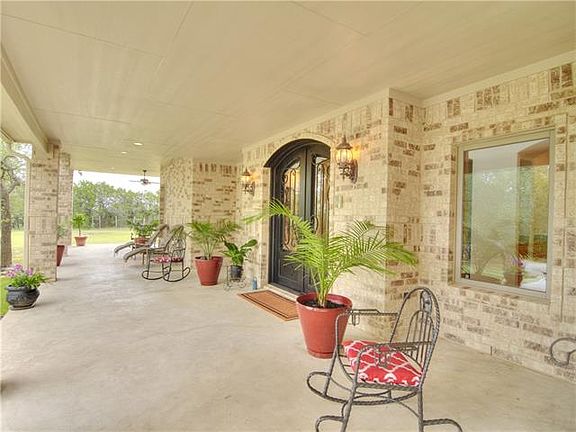 5th image of 9 Carriage House Ln