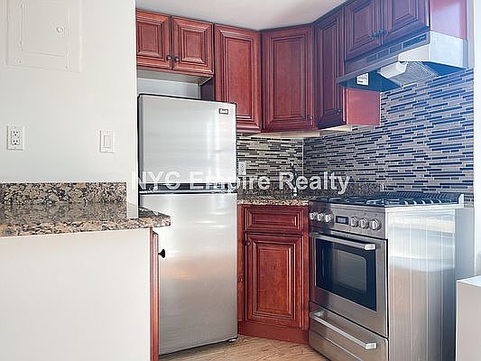 3rd image of 710 2nd Ave #17G