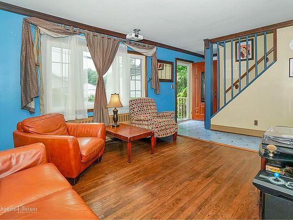 2nd image of 605 Jennings Ave