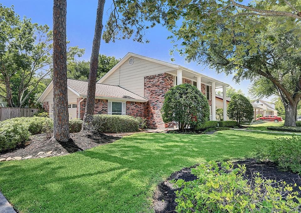 Distinguished and stately Brick Traditional Colonial-style 2-story home. Home has been extensively updated, improved and maintained. Large corner lot, landscaped front yard has mature trees (oak, maple, pine), flower beds, zoned sprinkler system to k